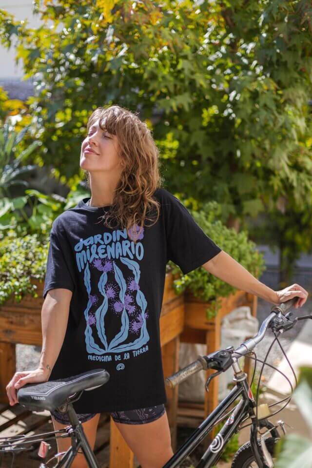 Camiseta Oversize No Gender Jardín Milenario